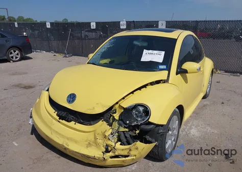 2009 Volkswagen New Beetle 2.5L из США, поврежденный, VIN 3VWRW31C19M518786